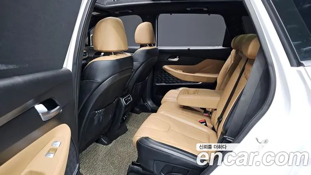 Hyundai Santafe 2021 — фото 12
