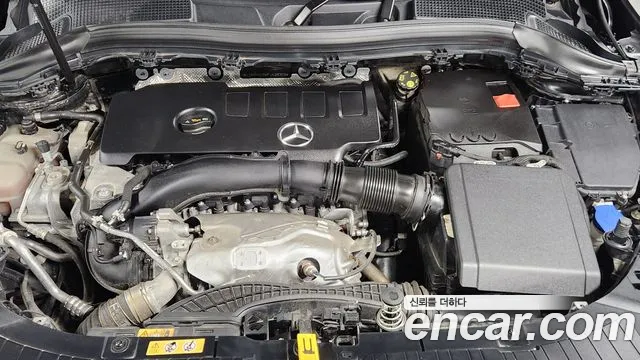 Mercedes-Benz GLA-Class 2023 — фото 6