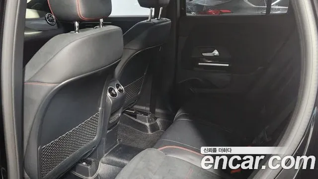 Mercedes-Benz GLA-Class 2023 — фото 10
