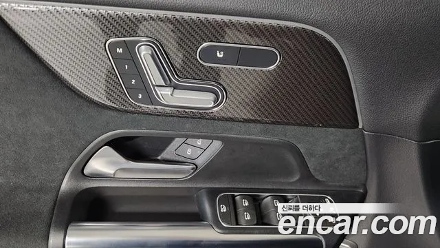 Mercedes-Benz GLA-Class 2023 — фото 17