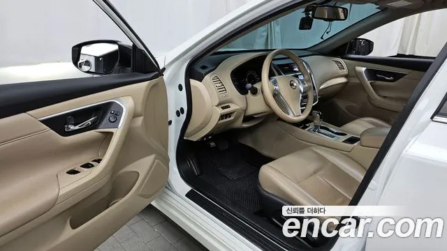 Nissan Altima 2017 — фото 10