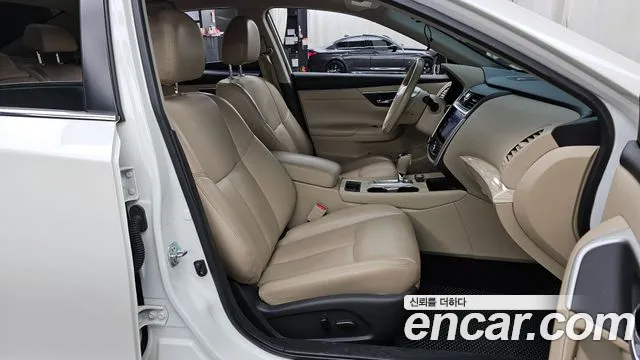Nissan Altima 2017 — фото 11