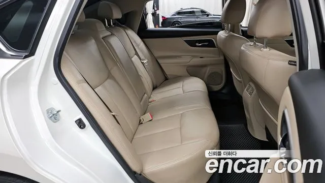 Nissan Altima 2017 — фото 12