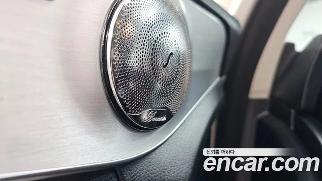 Mercedes-Benz C-Class 2017 — фото 17