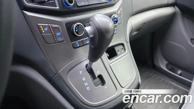 Hyundai Starex 2019 — фото 9