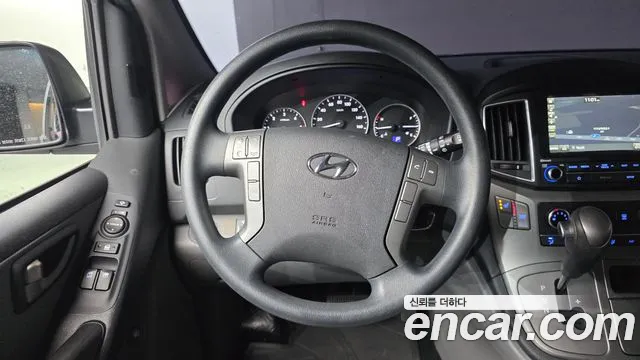 Hyundai Starex 2019 — фото 13
