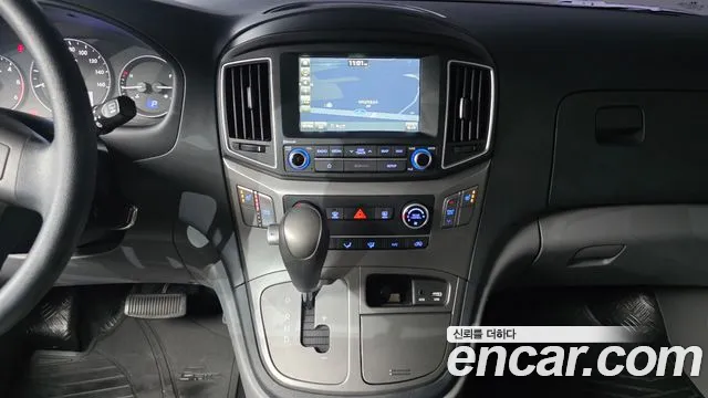 Hyundai Starex 2019 — фото 14