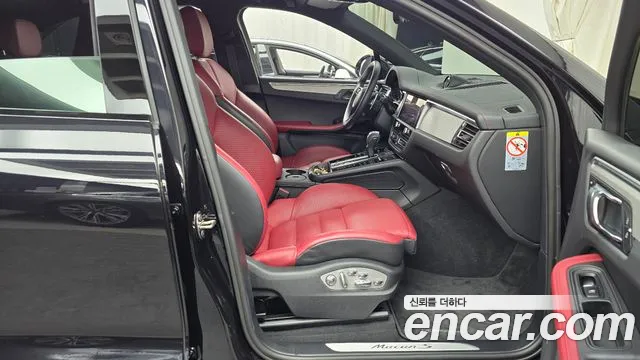 Porsche Macan 2022 — фото 11