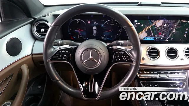 Mercedes-Benz E-Class 2021 — фото 12