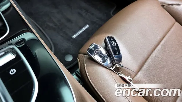 Mercedes-Benz E-Class 2021 — фото 16