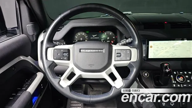 Land Rover Defender 2023 — фото 13