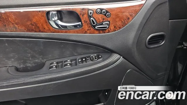 Hyundai Equus 2010 — фото 20