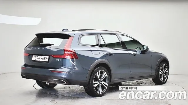 Volvo V60 2020 — фото 4
