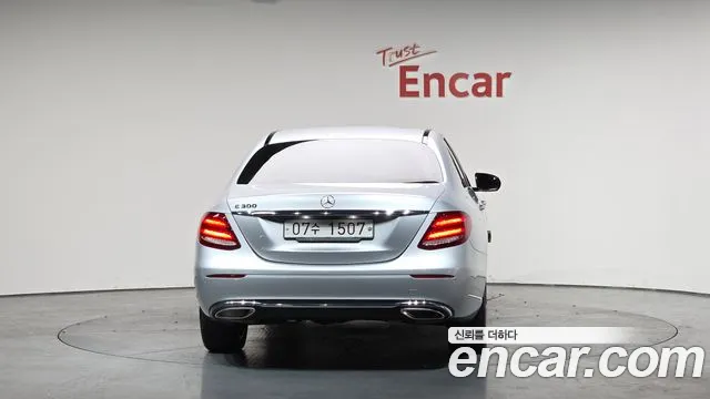 Mercedes-Benz E-Class 2018 — фото 3