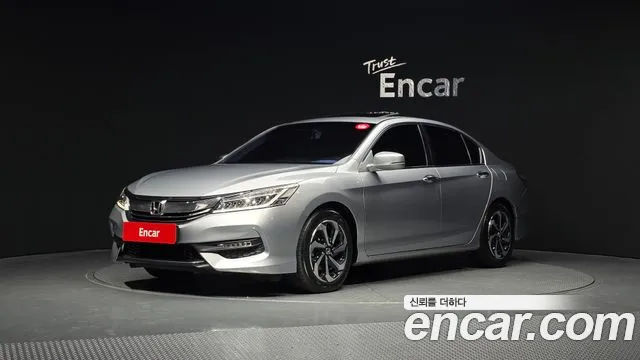 Honda Accord 2017 — фото 1