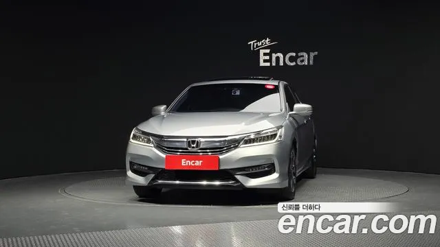 Honda Accord 2017 — фото 3
