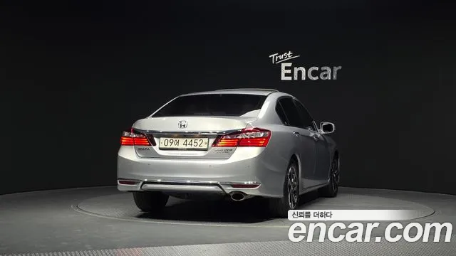 Honda Accord 2017 — фото 4
