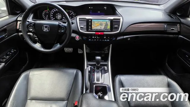Honda Accord 2017 — фото 7