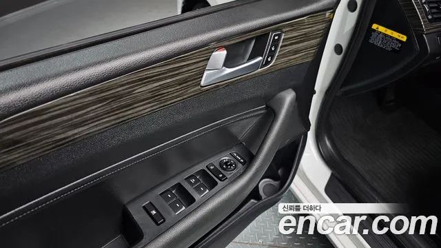 Hyundai Sonata 2015 — фото 18