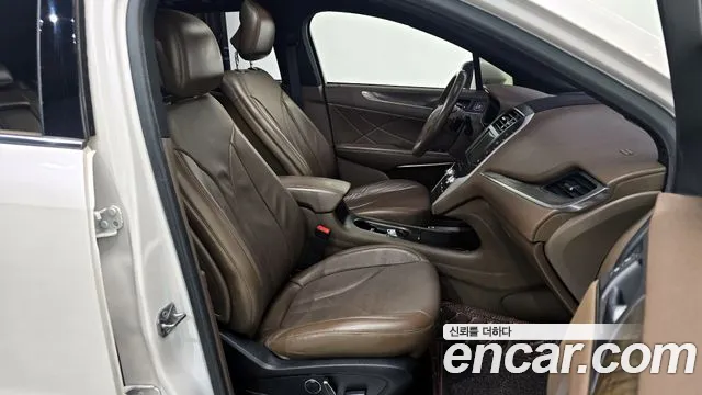 Lincoln MKC 2018 — фото 12