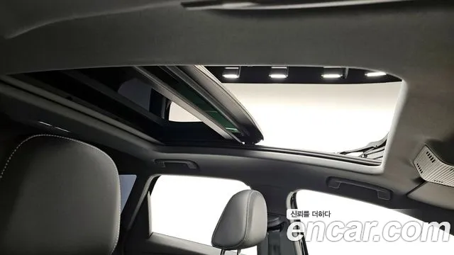 Audi Q4 e-tron 2023 — фото 19