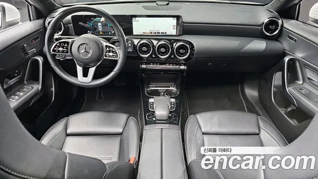 Mercedes-Benz A-Class 2019 — фото 7