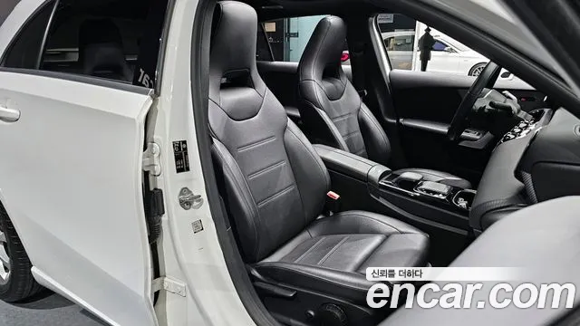 Mercedes-Benz A-Class 2019 — фото 10