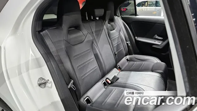 Mercedes-Benz A-Class 2019 — фото 12