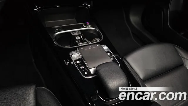 Mercedes-Benz A-Class 2019 — фото 18