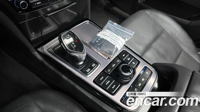 Hyundai Equus 2015 — фото 9