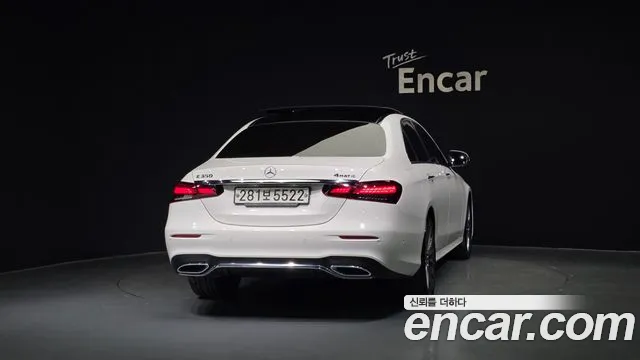 Mercedes-Benz E-Class 2022 — фото 4