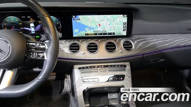 Mercedes-Benz E-Class 2022 — фото 19