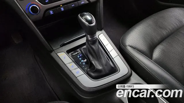 Hyundai AVANTE 2016 — фото 9