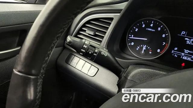 Hyundai AVANTE 2016 — фото 18