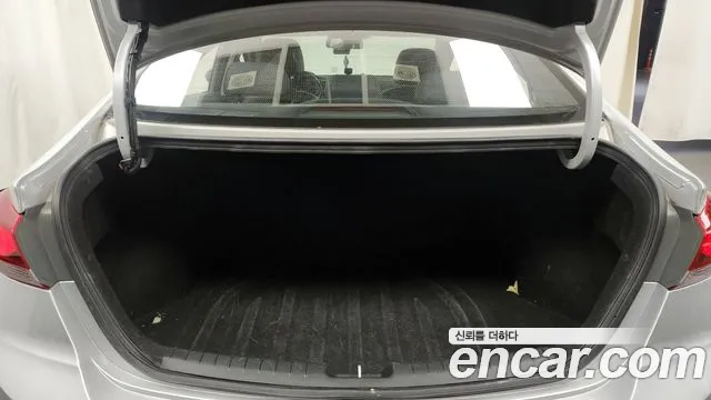 Hyundai AVANTE 2016 — фото 20