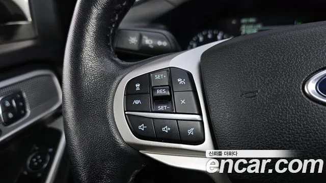Ford Explorer 2021 — фото 10