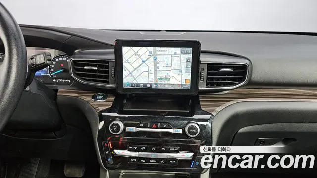 Ford Explorer 2021 — фото 14