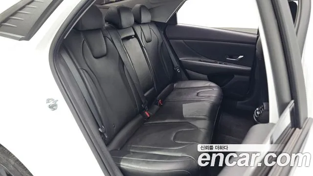 Hyundai AVANTE 2023 — фото 12