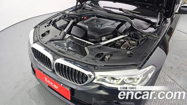 BMW 5-Series 2018 — фото 6