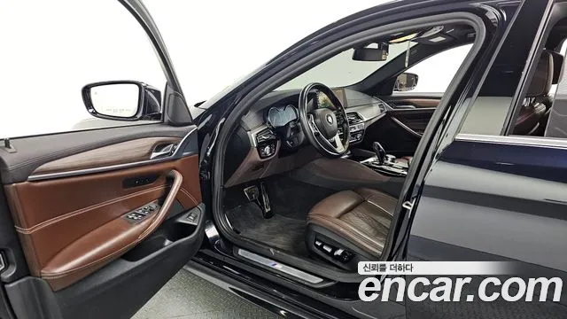 BMW 5-Series 2018 — фото 10
