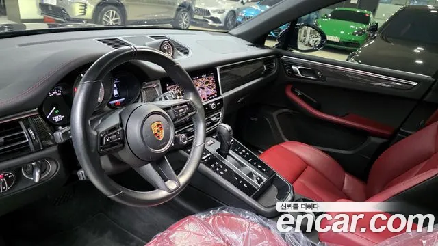 Porsche Macan 2022 — фото 11