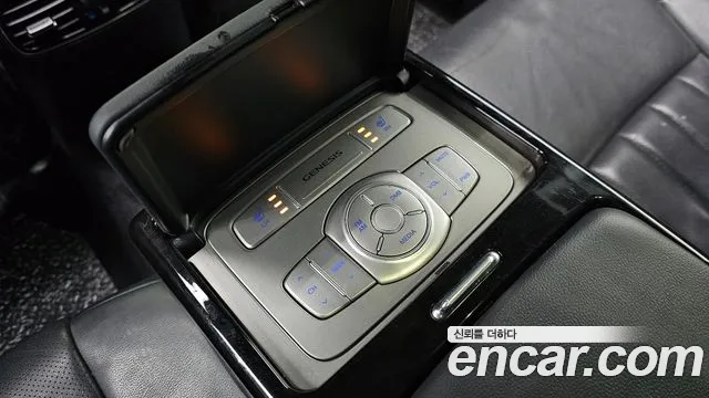 Hyundai Genesis 2014 — фото 18
