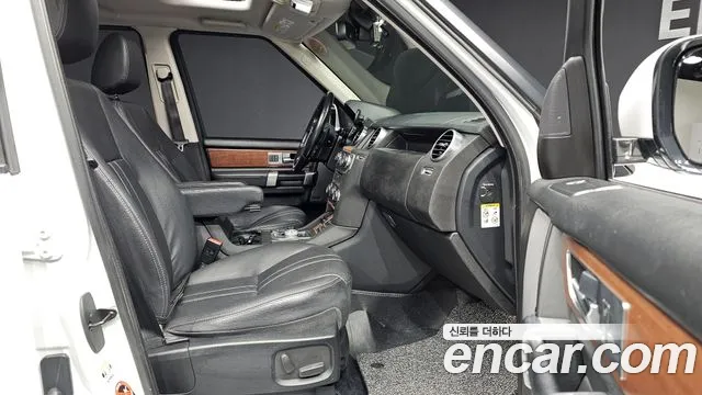 Land Rover Discovery 2016 — фото 10
