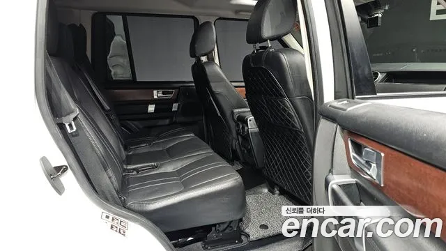 Land Rover Discovery 2016 — фото 11