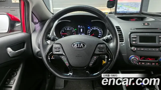 Kia K3 2016 — фото 13