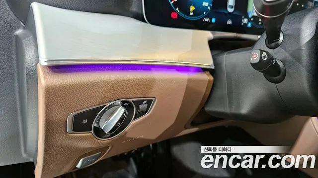 Mercedes-Benz E-Class 2021 — фото 15