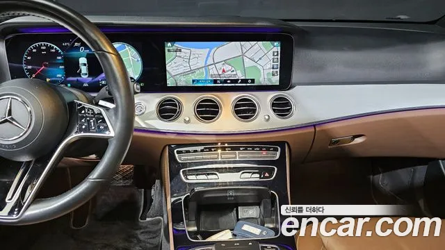 Mercedes-Benz E-Class 2021 — фото 19
