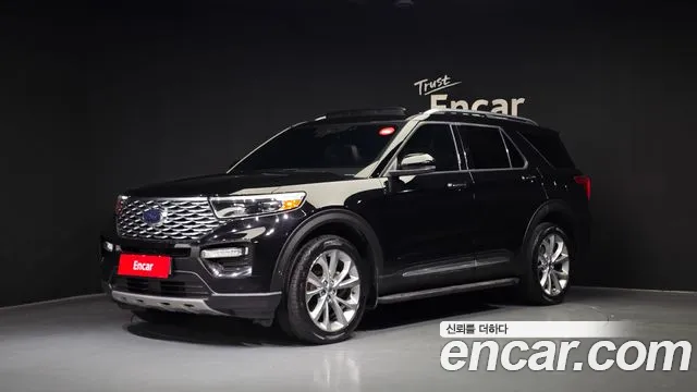 Ford Explorer 2021 — фото 1
