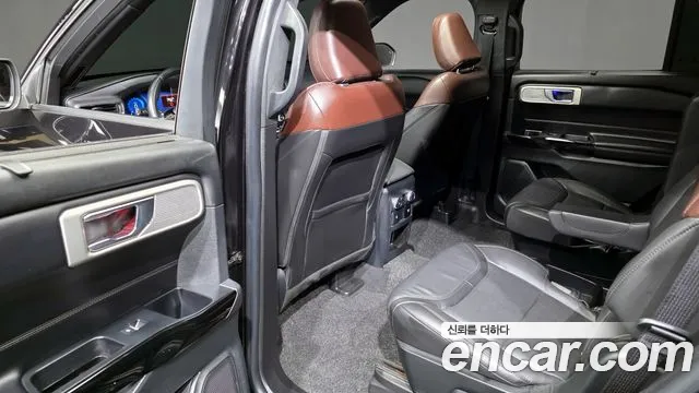 Ford Explorer 2021 — фото 11