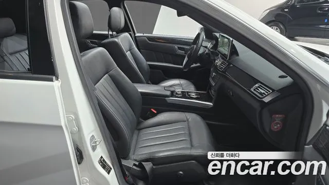 Mercedes-Benz E-Class 2016 — фото 10